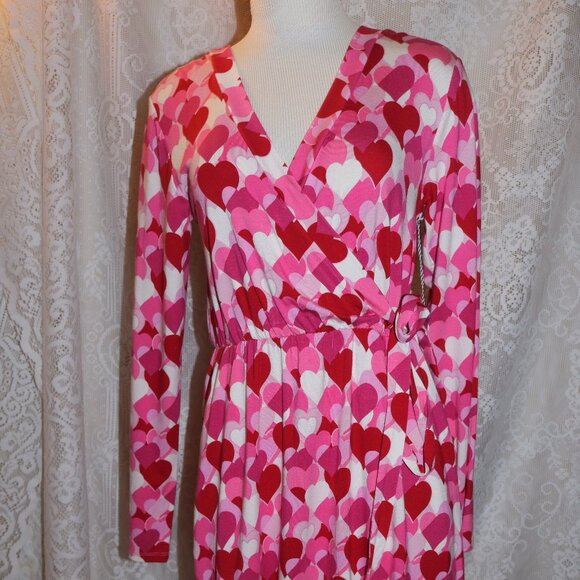 Draper James Dresses & Skirts - Draper James heart dress tiered hem wrap size small new with tags